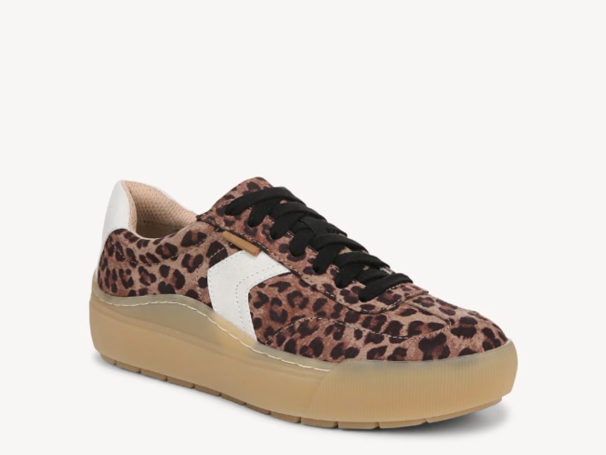 Women's Time Off Win Sneaker