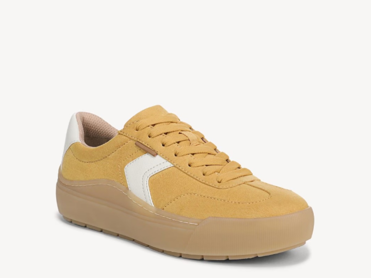 Women's Time Off Win Sneaker