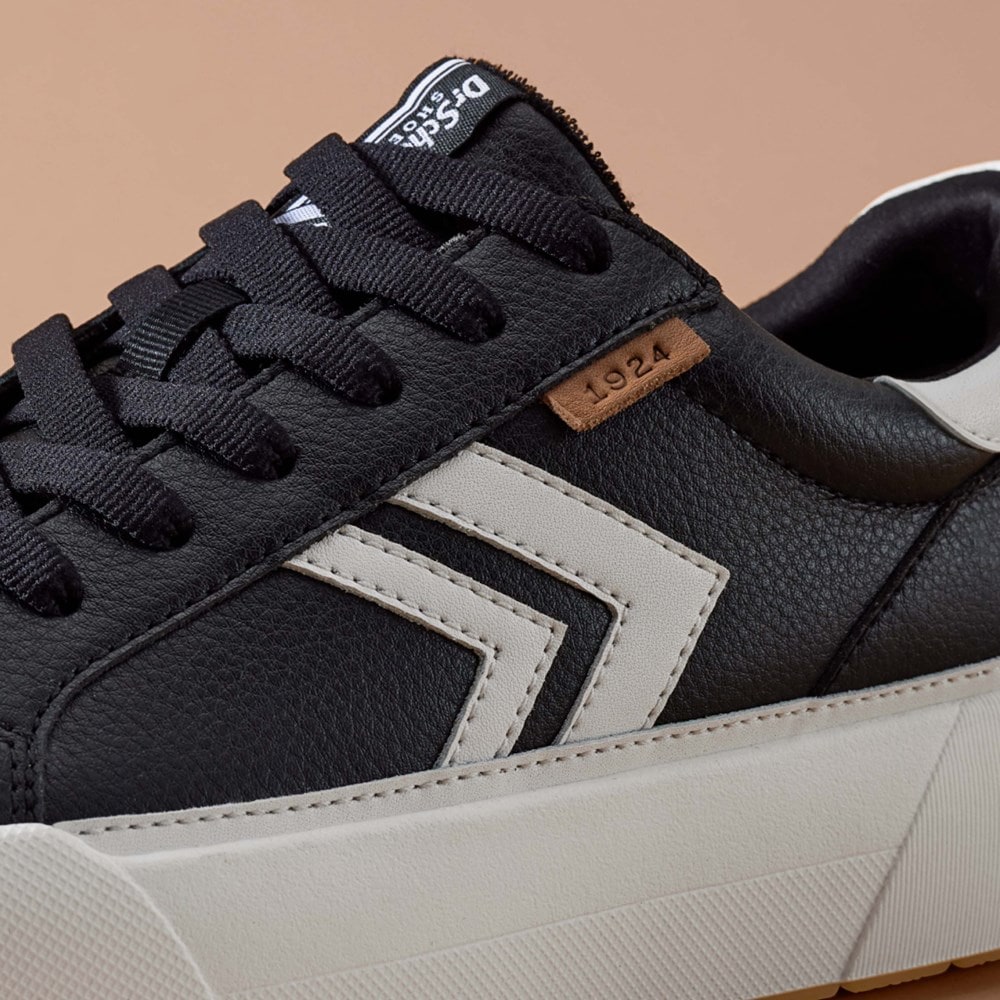 Women's Young and Free Platform Sneaker - Feature