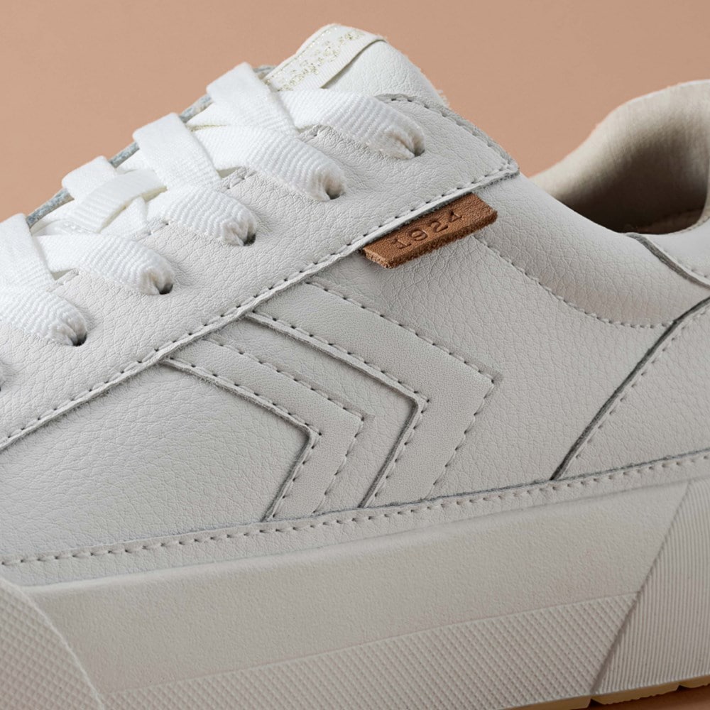 Women's Young and Free Platform Sneaker - Feature