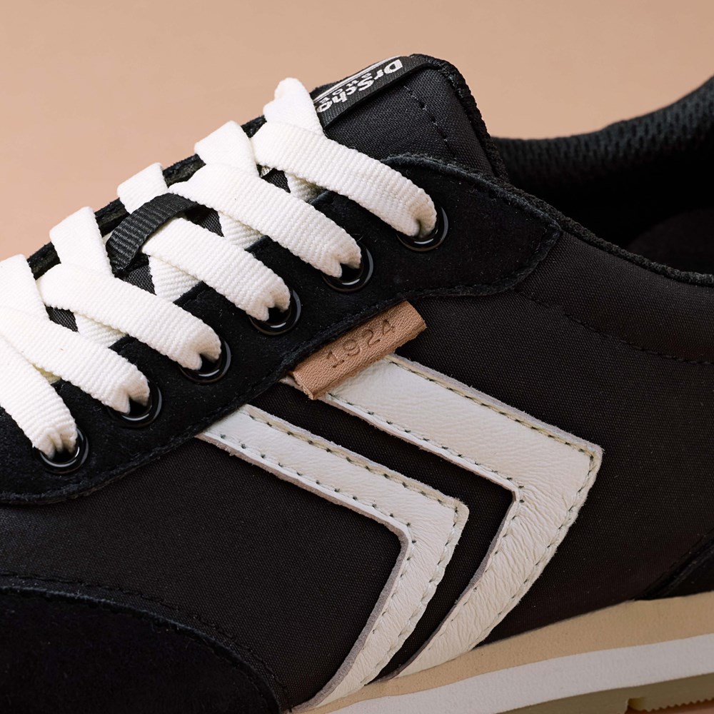 Women's Comeback Sneaker - Feature