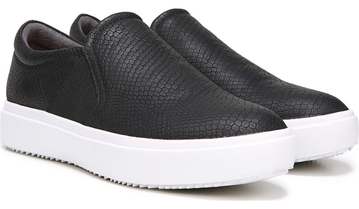 wander up slip on sneaker