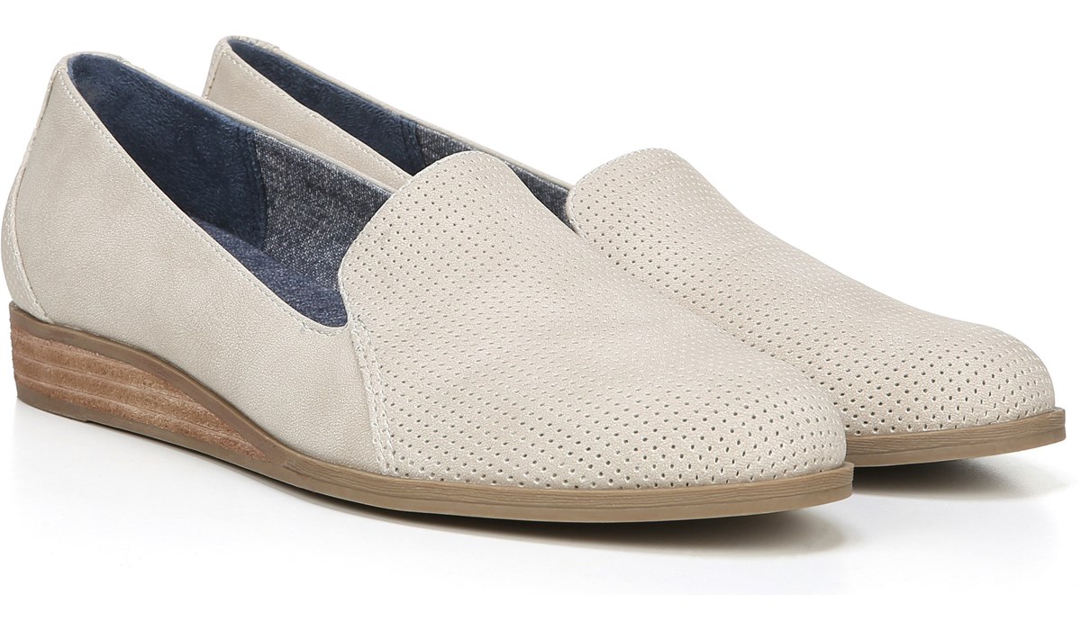 Loafer in Oyster Perforated 
