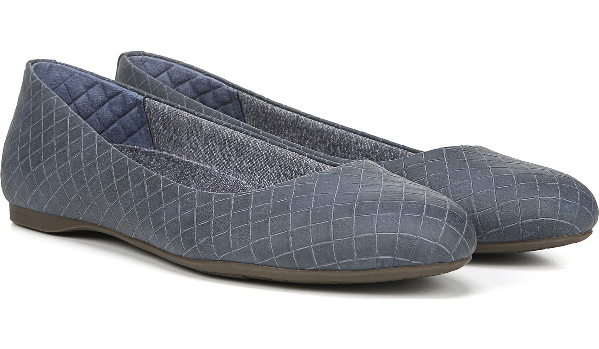 wide toe athletic shoes