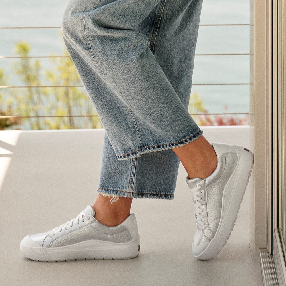 Women s Time Off Sneaker