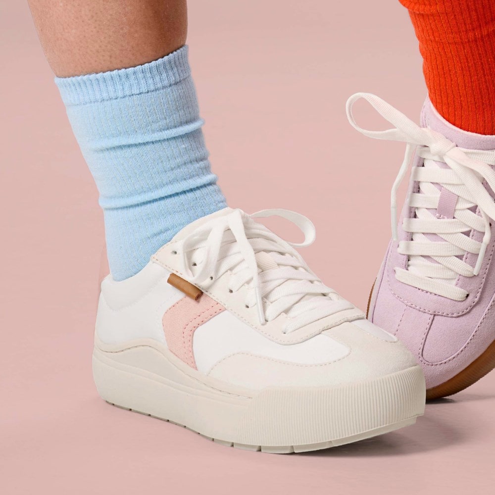 Women's Time Off Win Lace Sneaker - LifeStyle