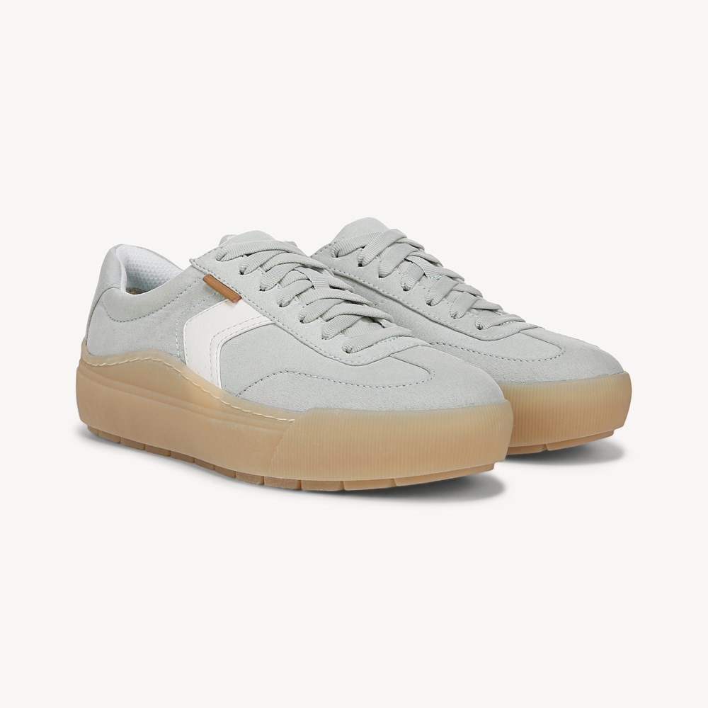 Women's Time Off Win Lace Sneaker