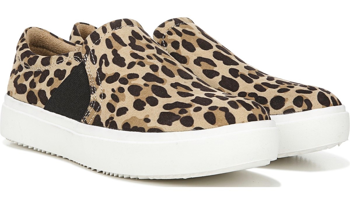 wander up slip on sneaker